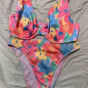 Hollister medium curvy Bikini